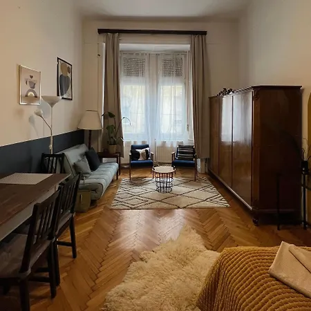Appartement Rustic In Downtown Of *